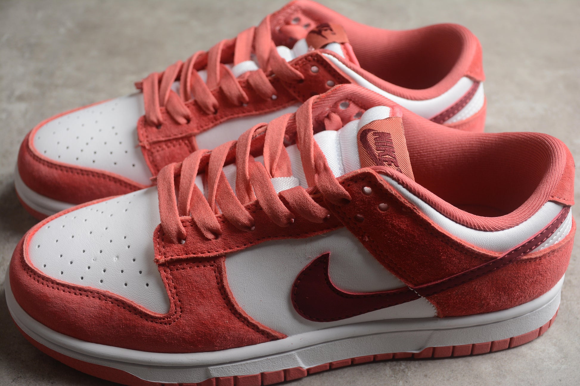 Nike SB Dunk Low FQ7056-100 - DryPom
