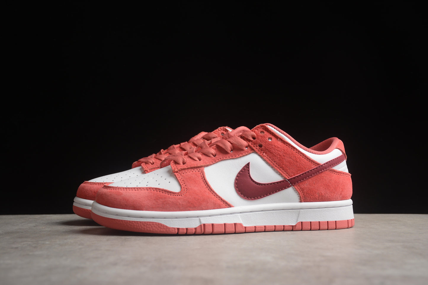 Nike SB Dunk Low FQ7056-100 - DryPom