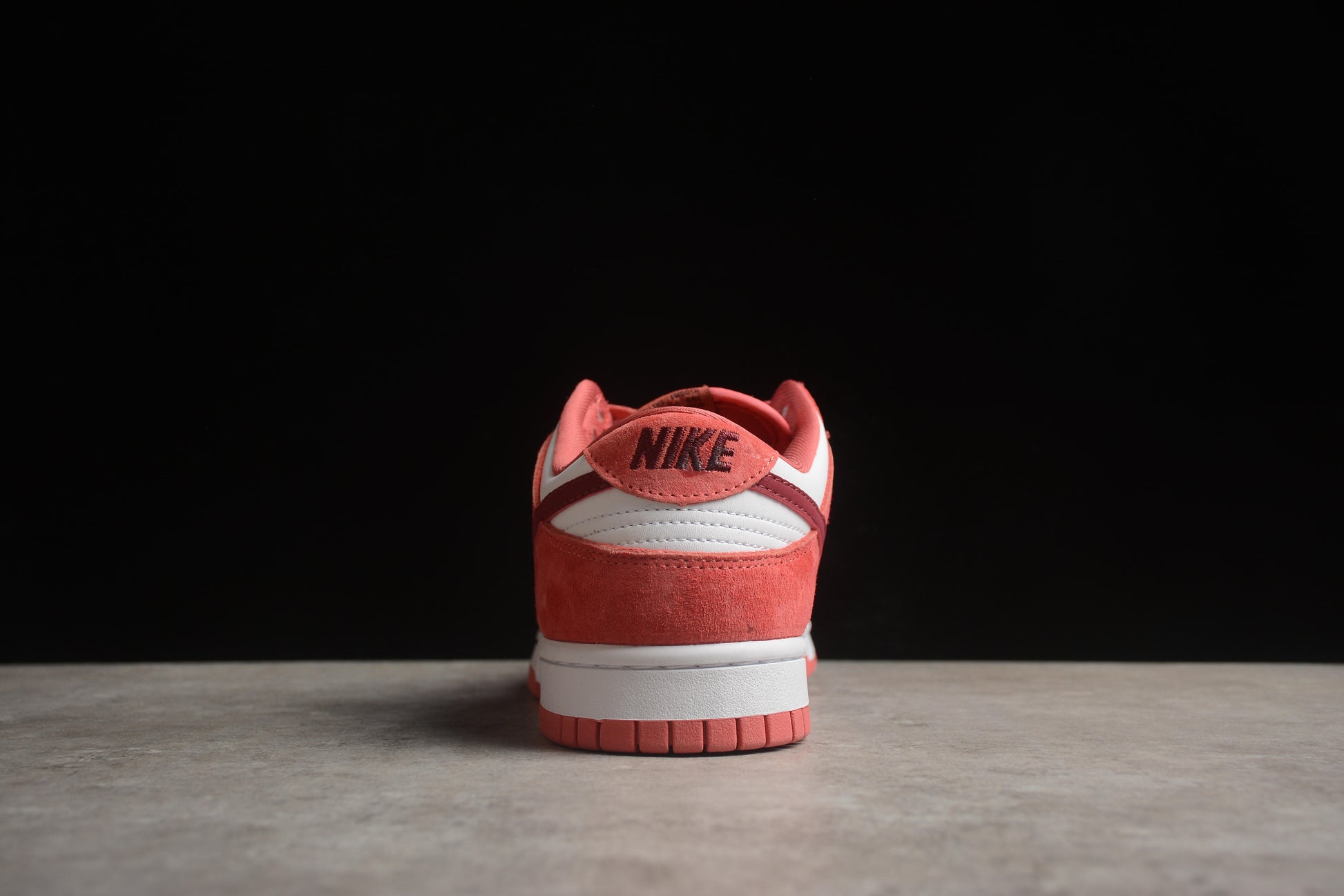 Nike SB Dunk Low FQ7056-100 - DryPom